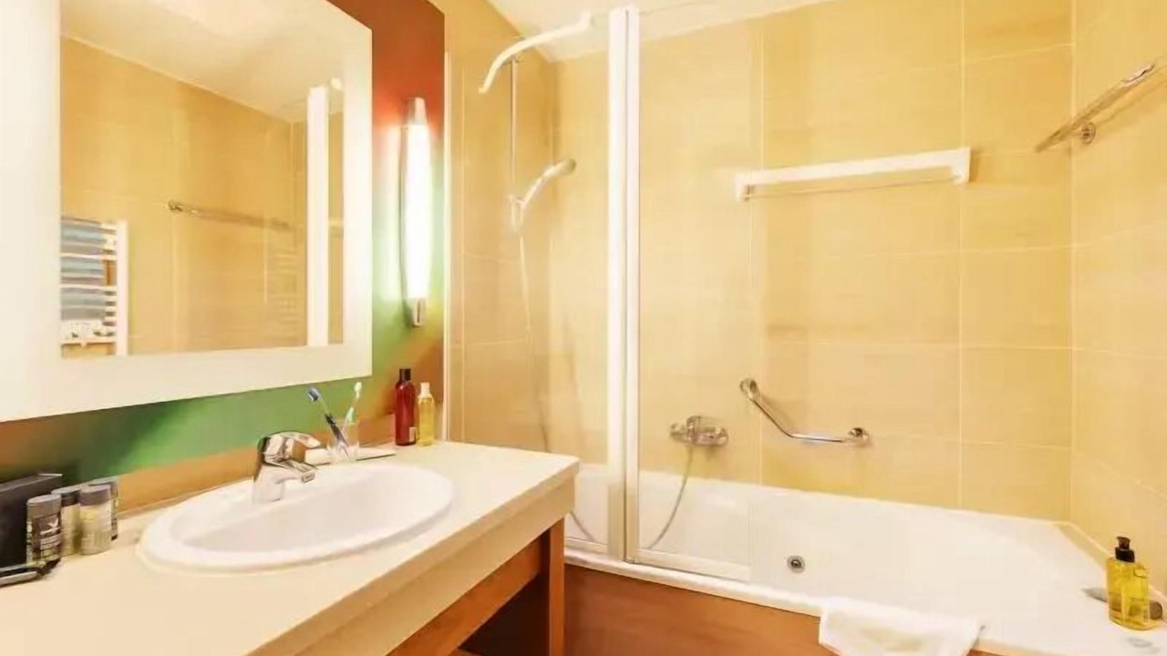 Photo of Bathroom in Chaumont-sur-Tharonne