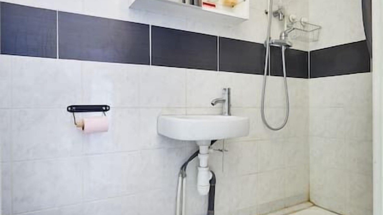 Photo of Bathroom in Pantin