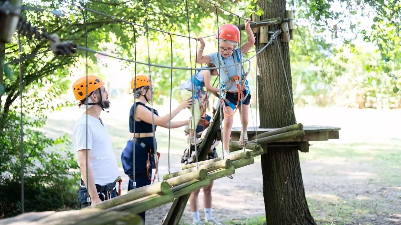 Photo of Others in Dienne