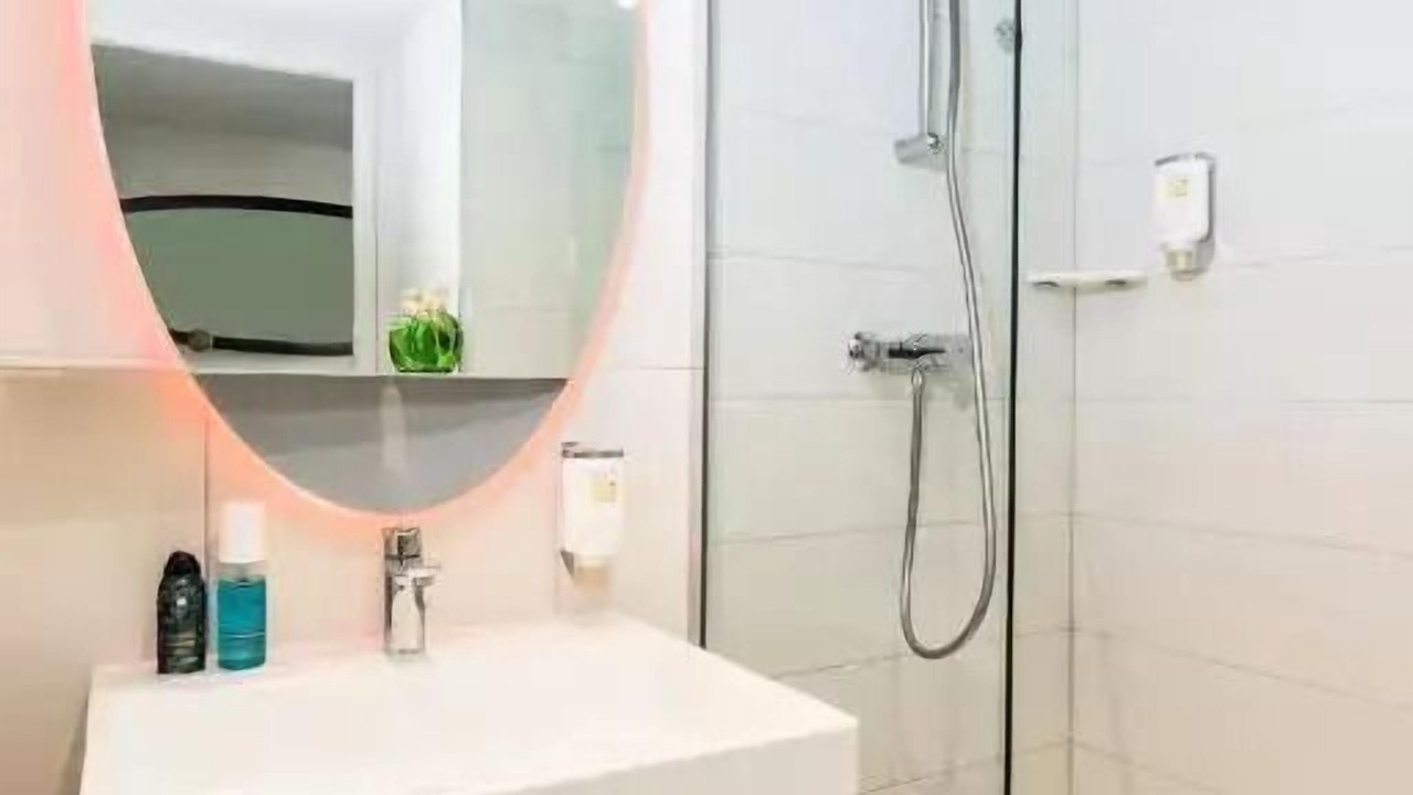 Photo of Bathroom in Aiguerelles