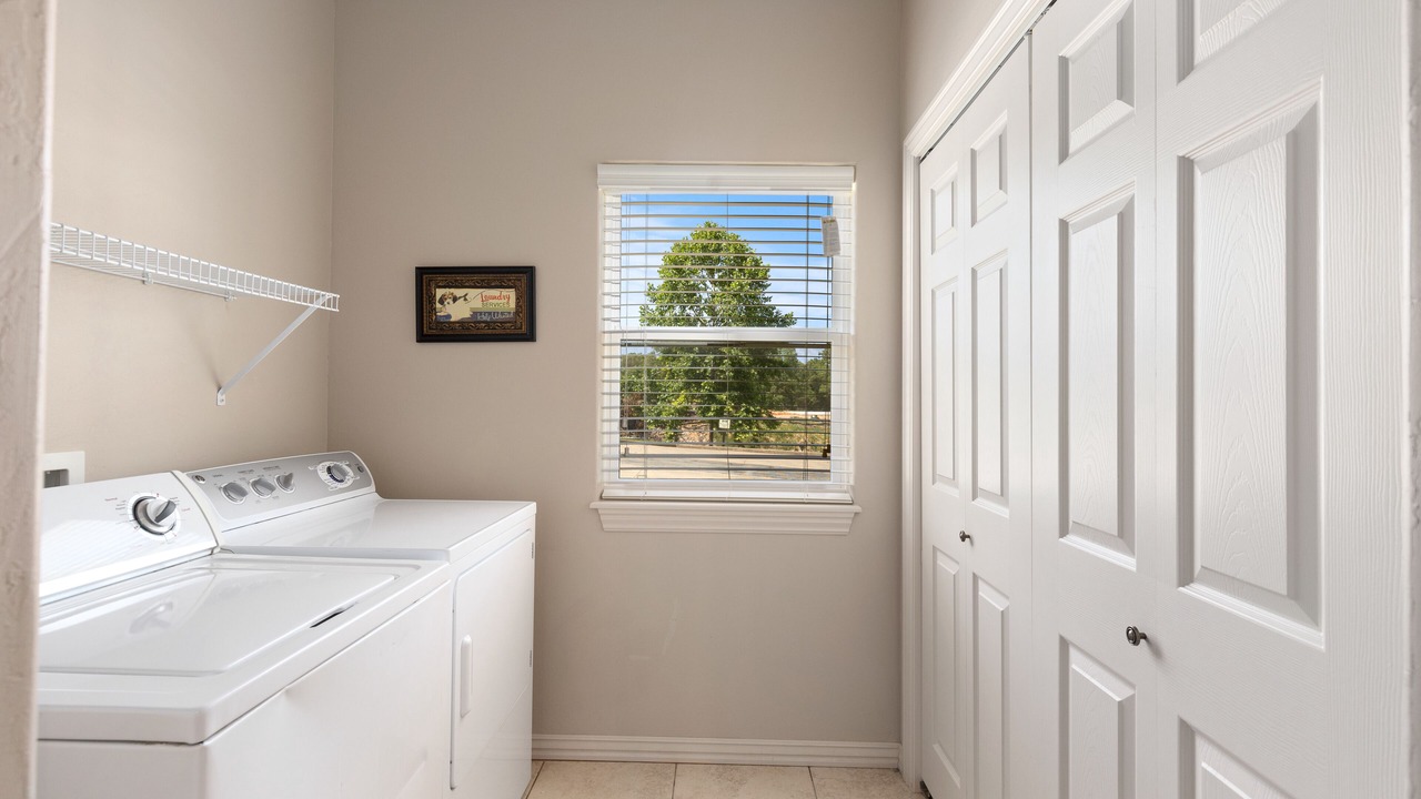 Photo of Bedroom in Grove