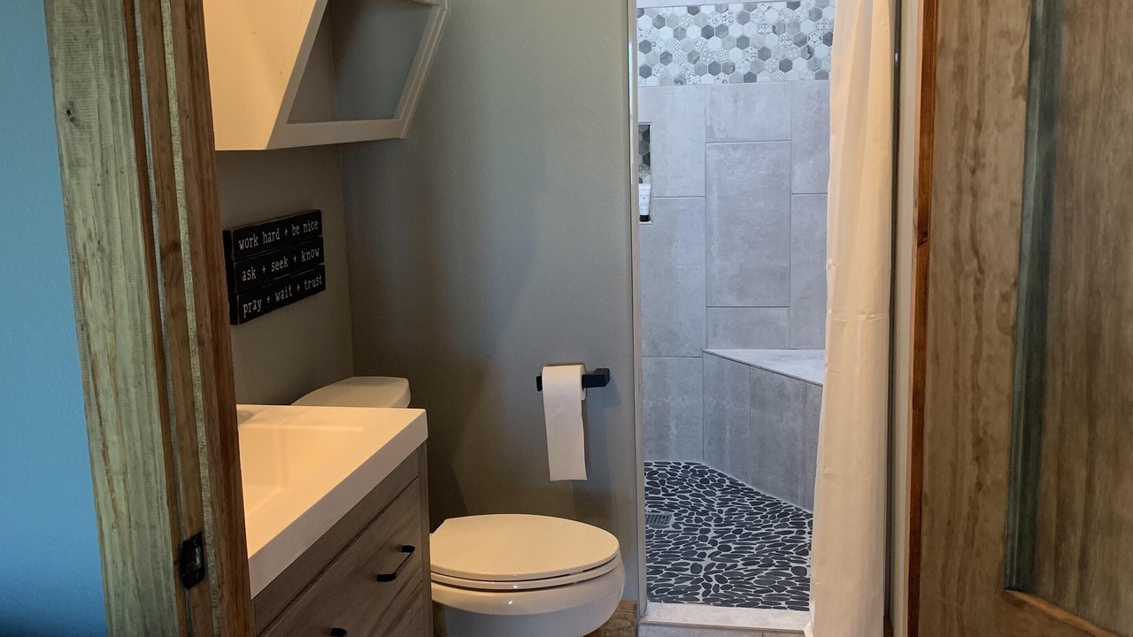 Photo of Bathroom in Santa Anna