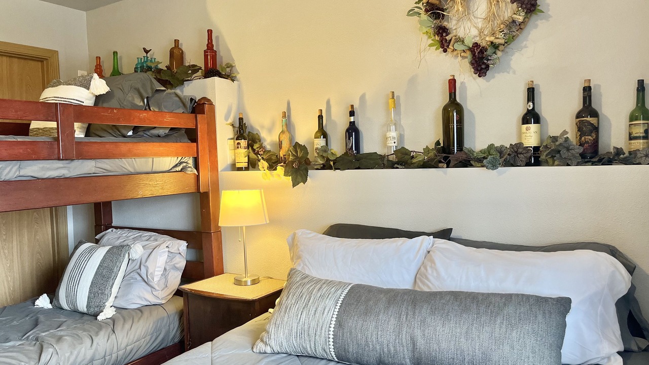 Photo of Bedroom in Knik-Fairview