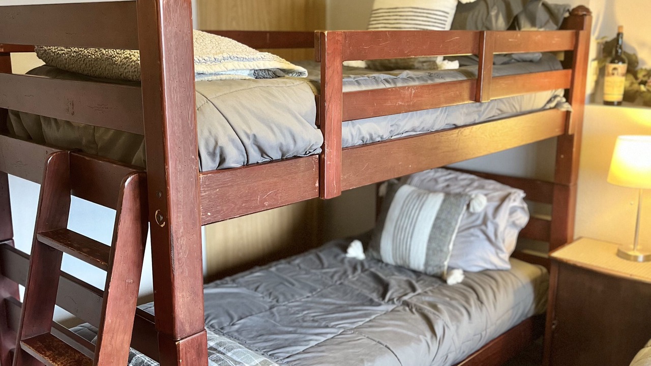 Photo of Bedroom in Knik-Fairview