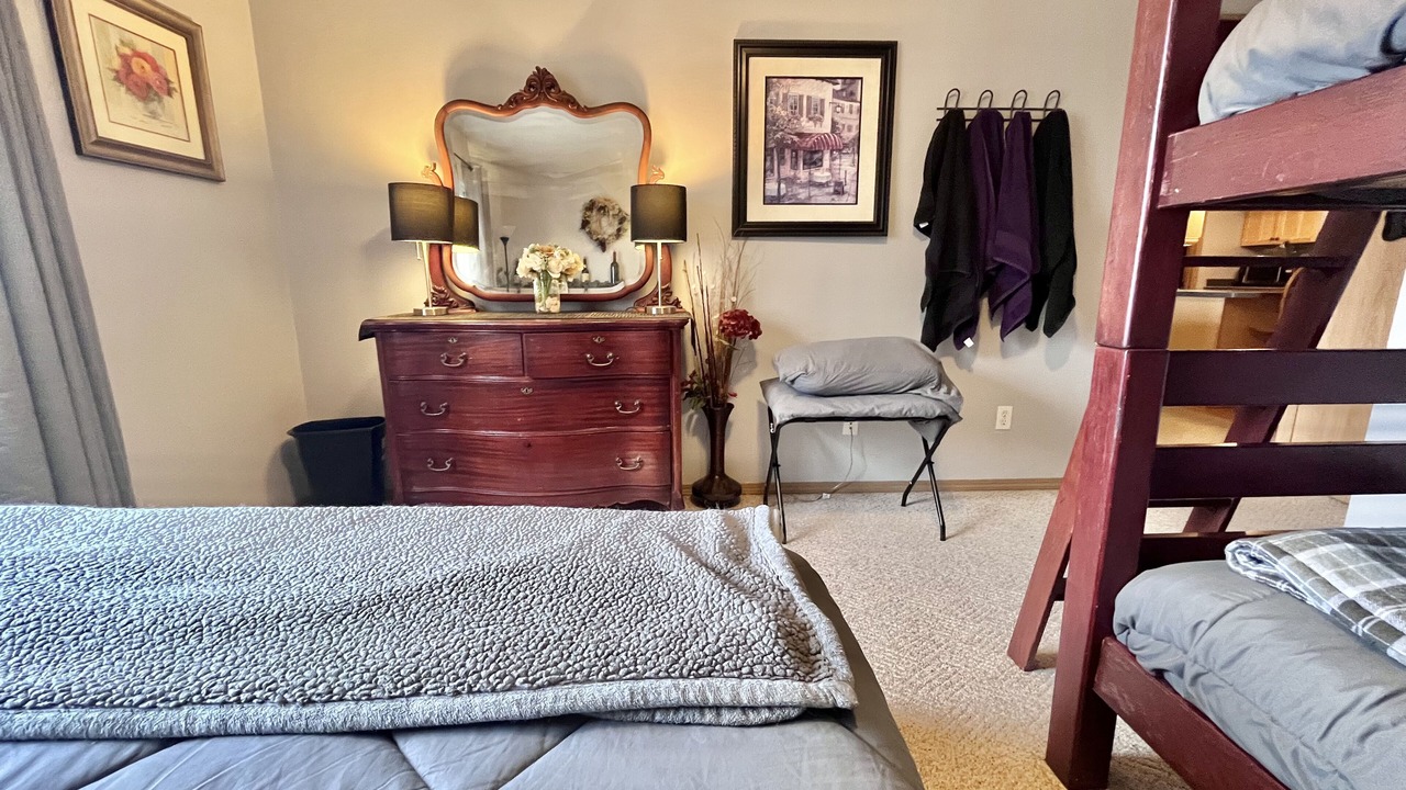 Photo of Bedroom in Knik-Fairview
