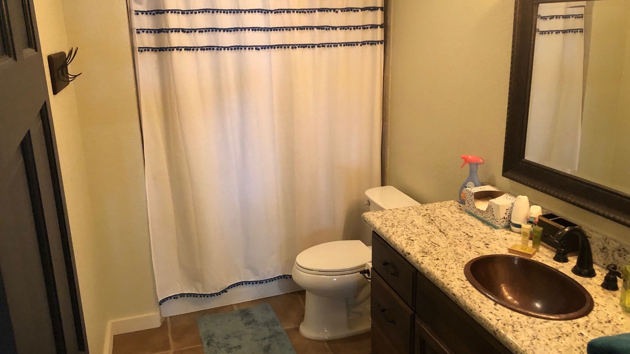 Photo of Bathroom in Brookeland