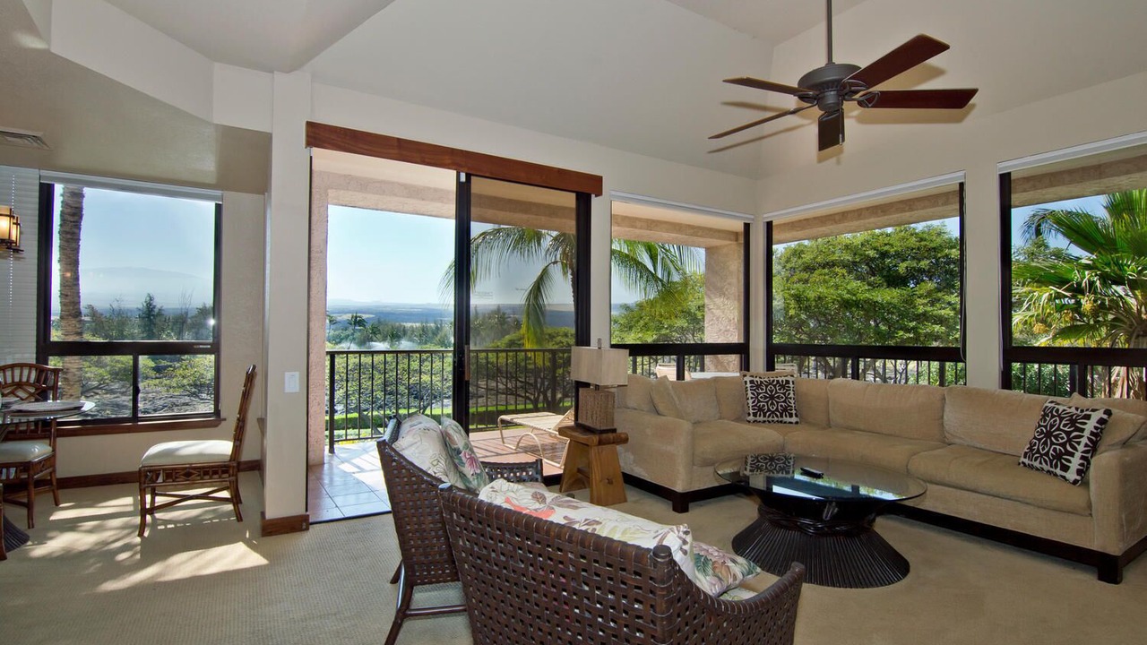Photo of Livingroom in Waikoloa