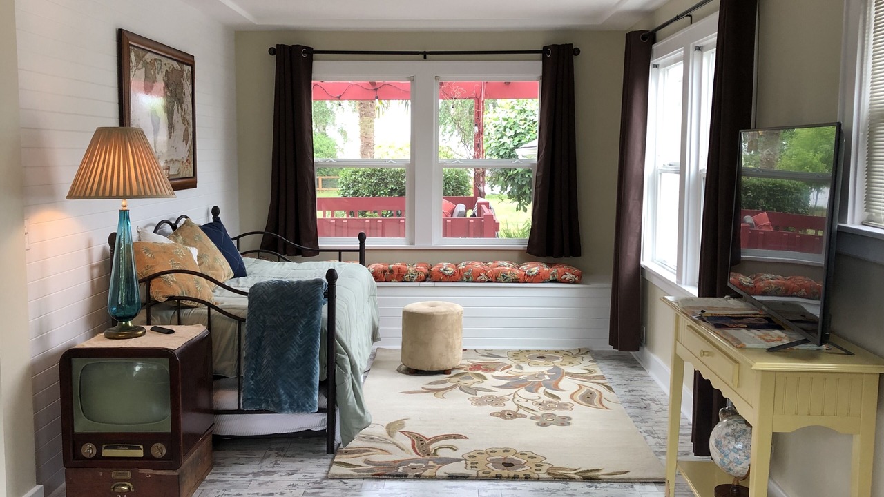 Photo of Bedroom in Cathlamet