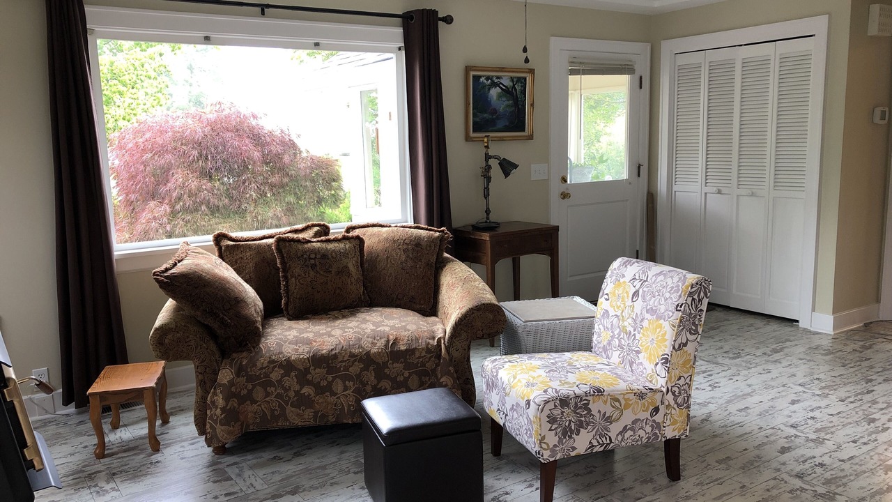 Photo of Livingroom in Cathlamet