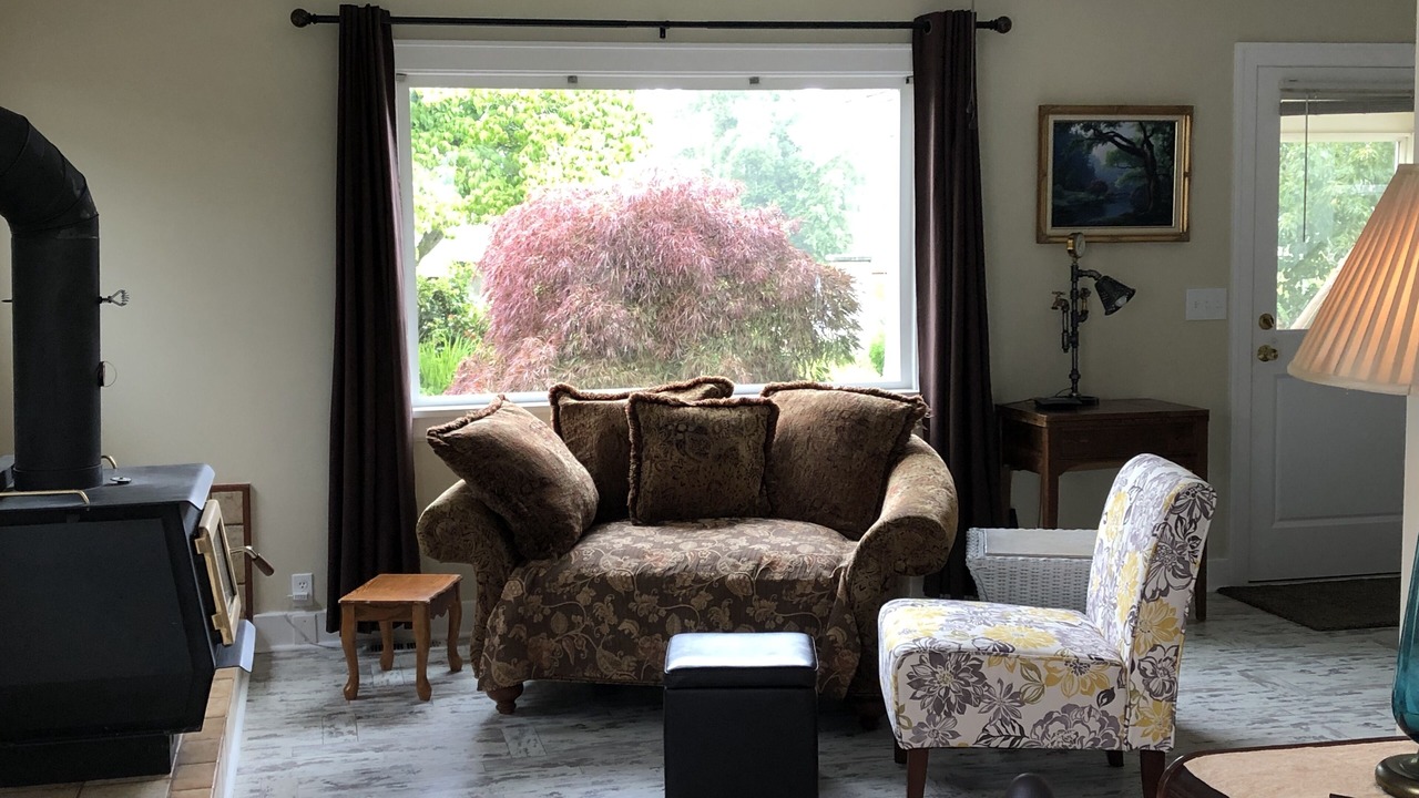 Photo of Livingroom in Cathlamet