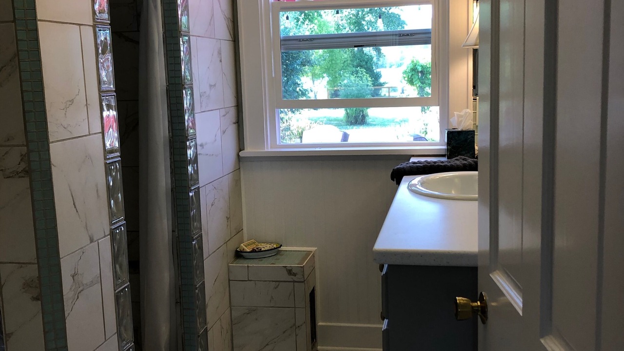 Photo of Bathroom in Cathlamet