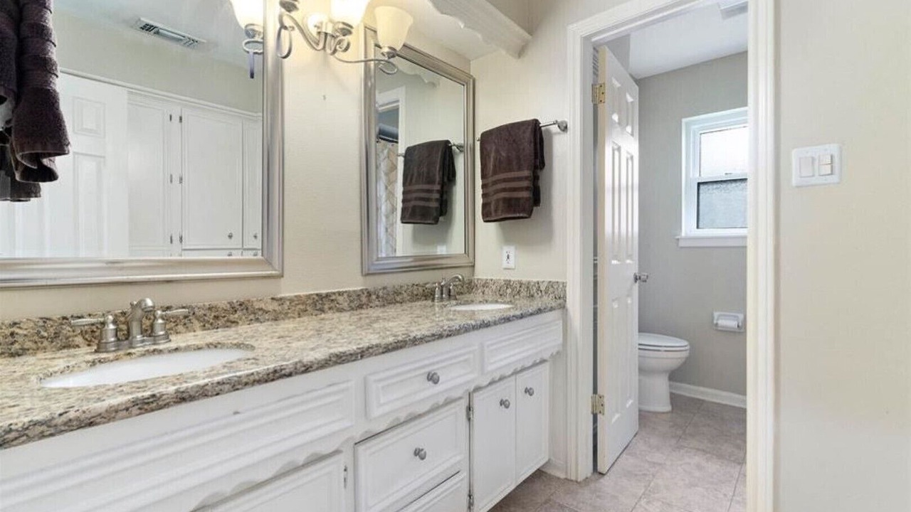 Photo of Bathroom in Woodlake - Briar Meadow