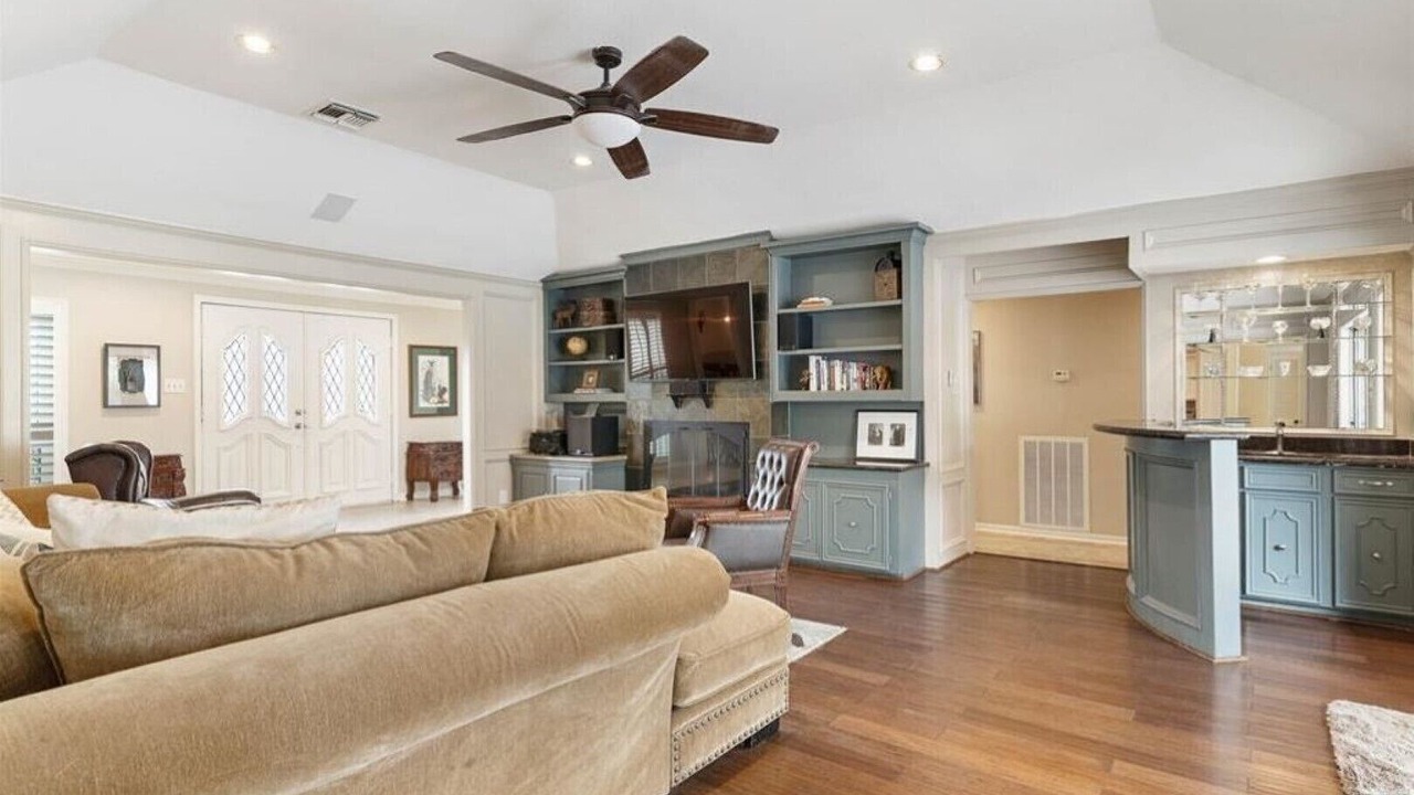 Photo of Livingroom in Woodlake - Briar Meadow