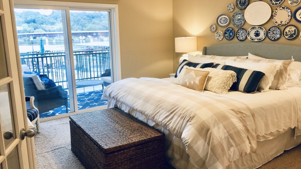 Photo of Bedroom in Camdenton