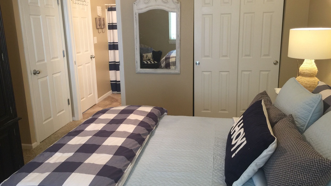 Photo of Bedroom in Camdenton