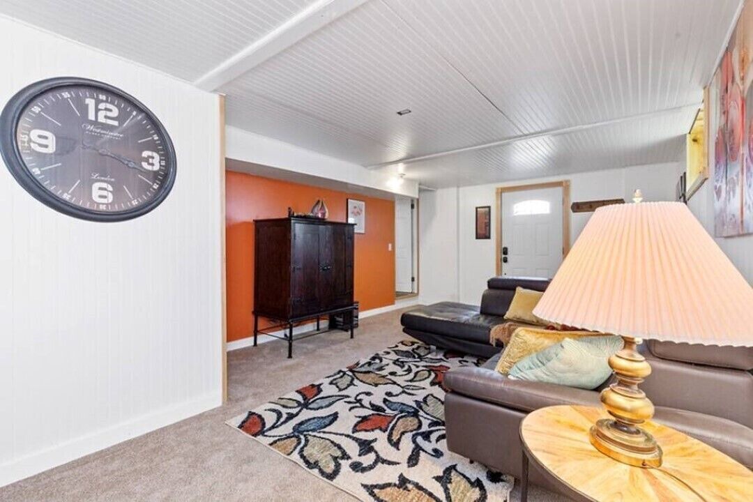 Photo of Livingroom in Bryn Mawr-Skyway