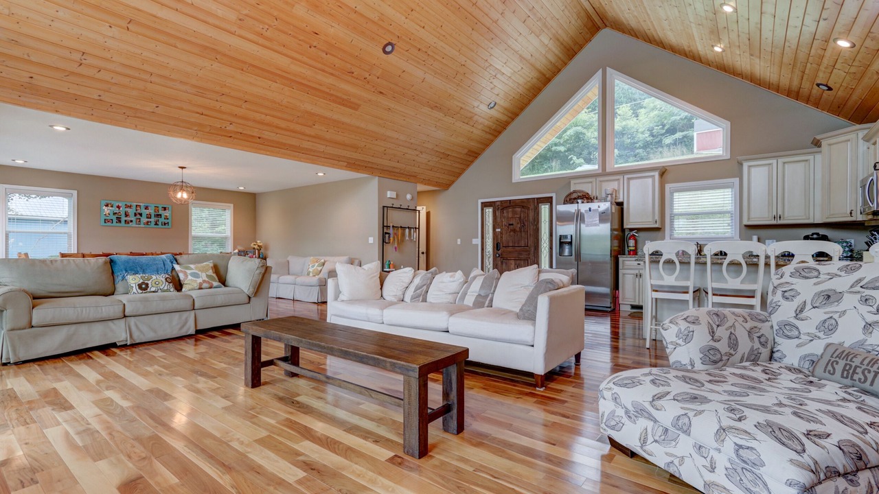 Photo of Livingroom in Jacksboro