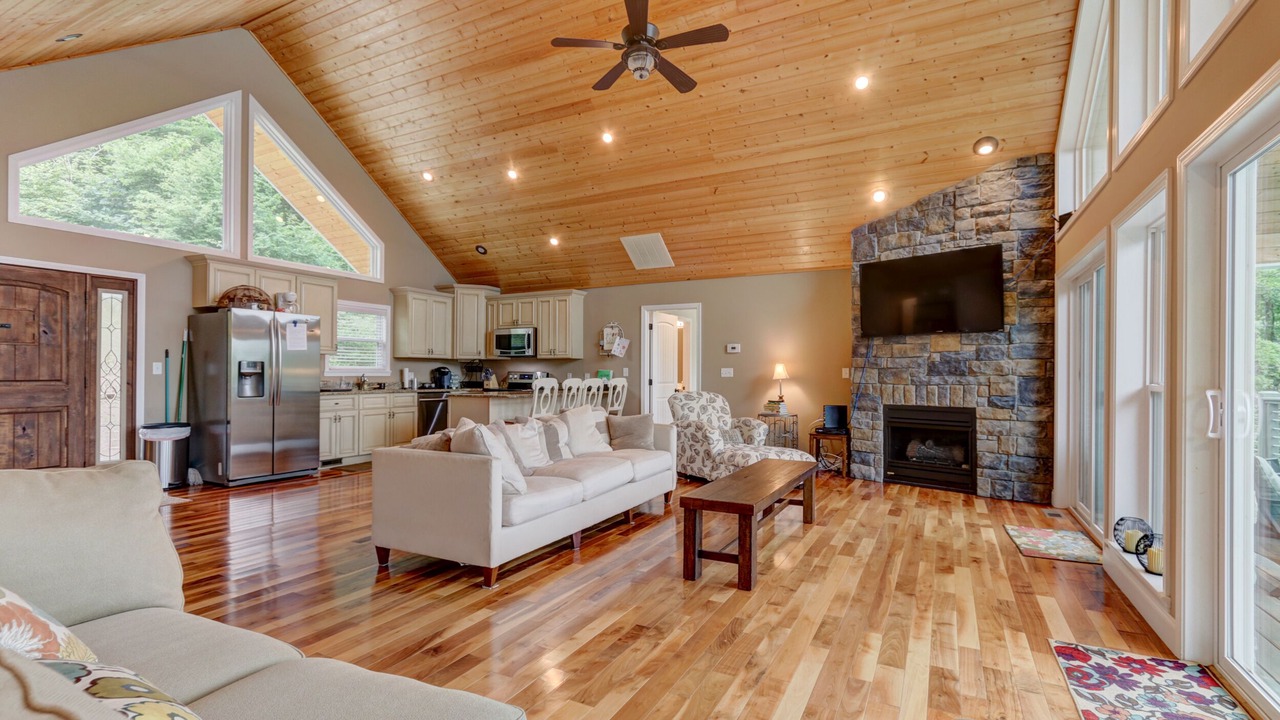 Photo of Livingroom in Jacksboro