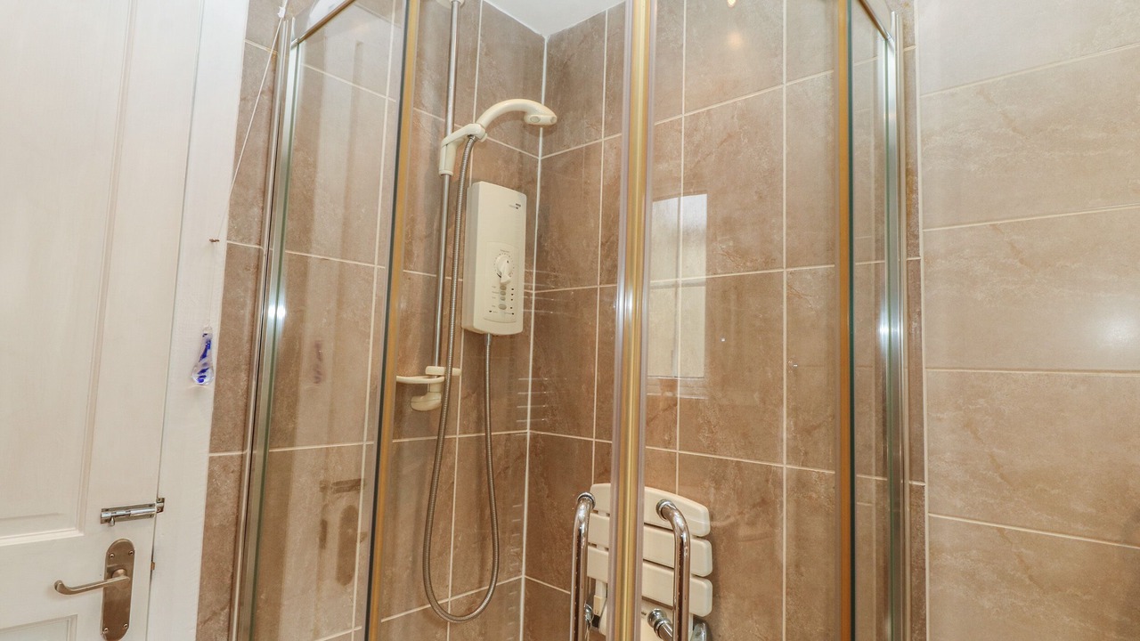 Photo of Bathroom in Llanfaethlu