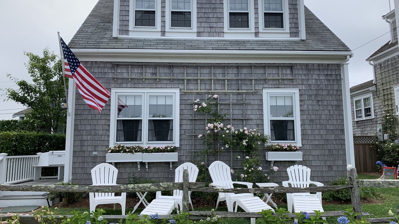 Photo of Patio Balcony in Brant Point