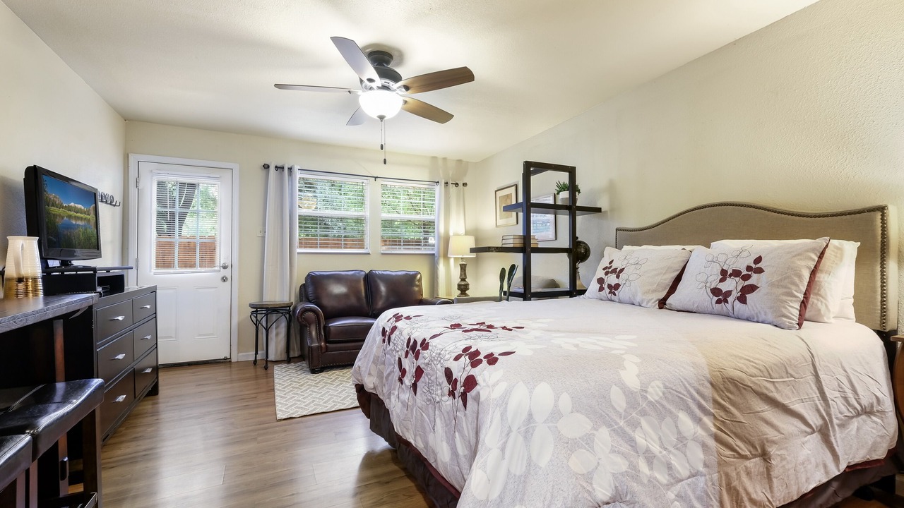 Photo of Bedroom in North San Antonio - SAT