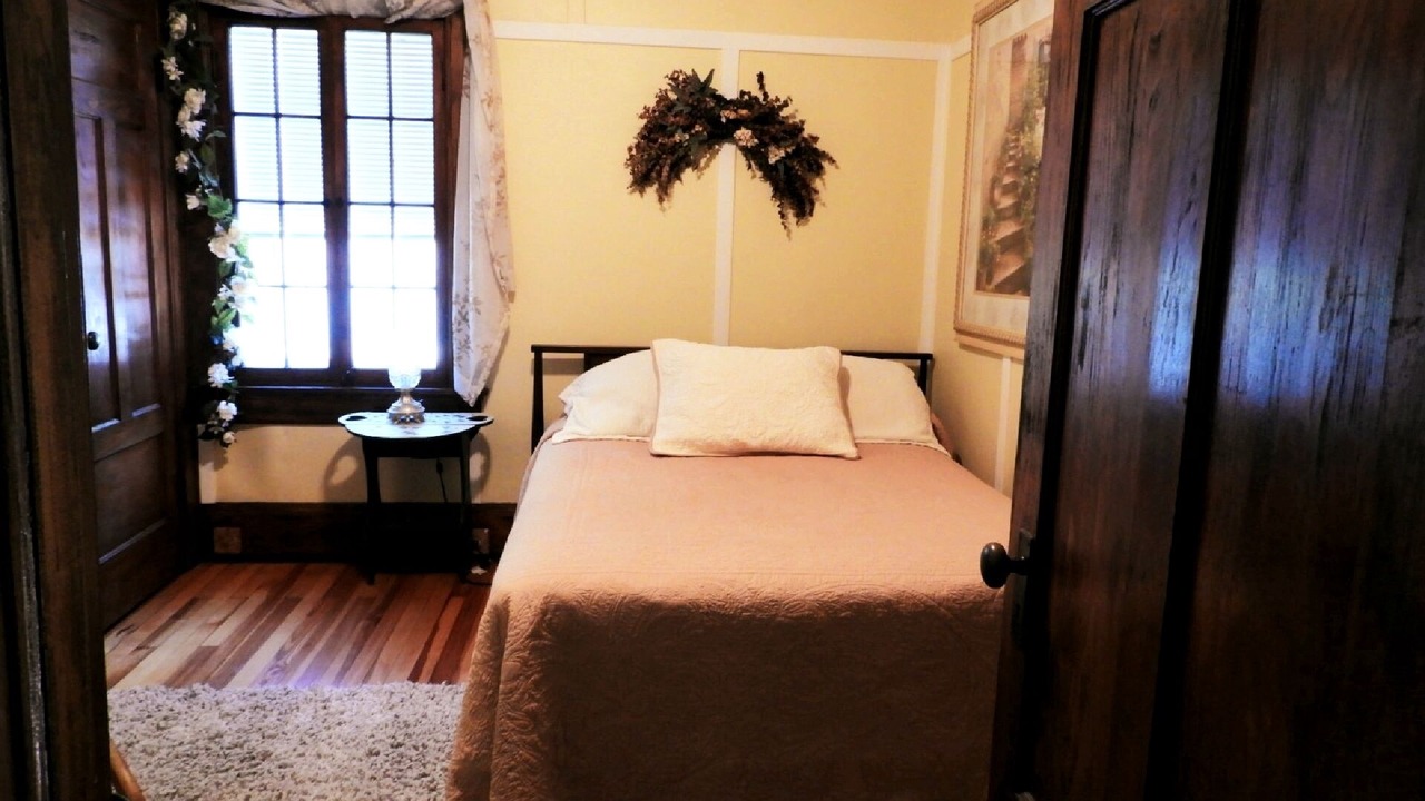 Photo of Bedroom in Livonia