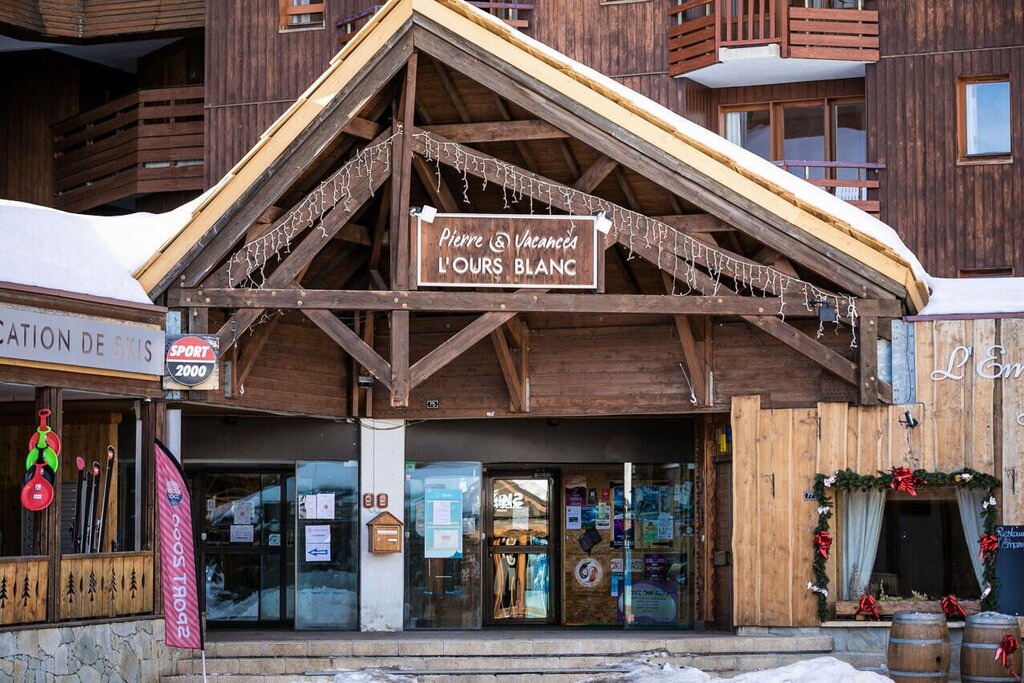 Photo of Buildings in Jeux