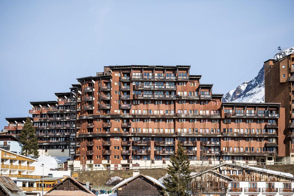 Photo of Buildings in Jeux