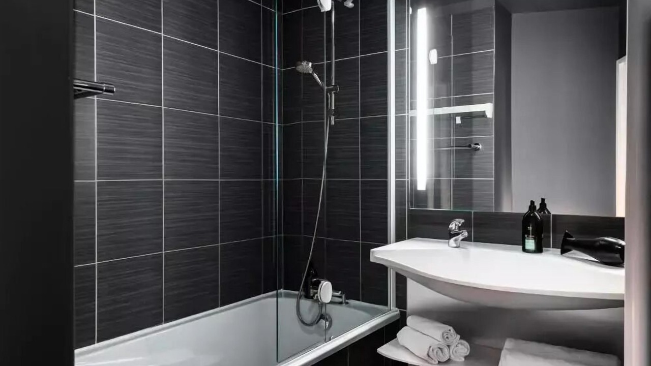 Photo of Bathroom in Montrouge