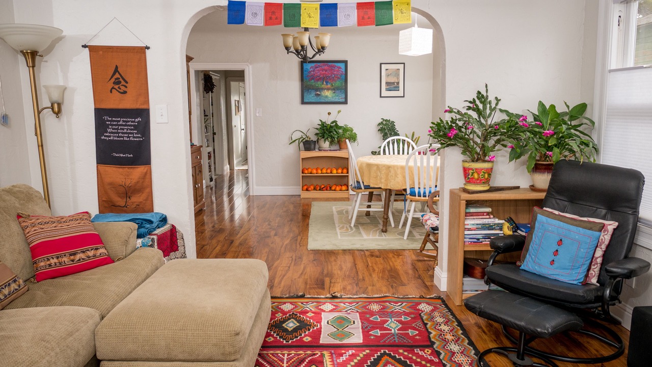 Photo of Livingroom in Burbank Gardens Neighborhood Association