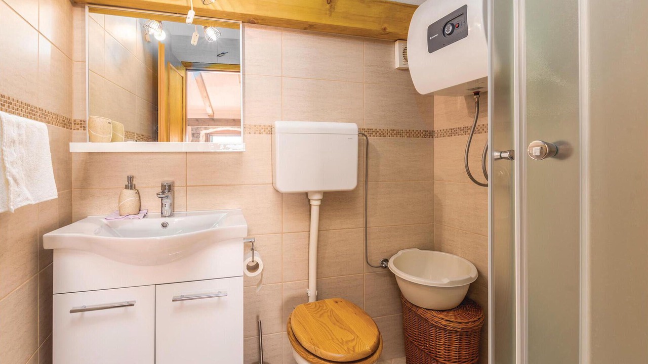 Photo of Bathroom in Cres