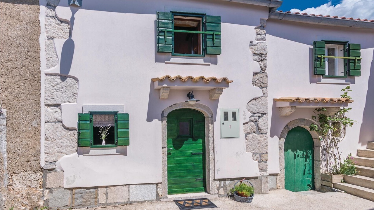Photo of Others in Cres