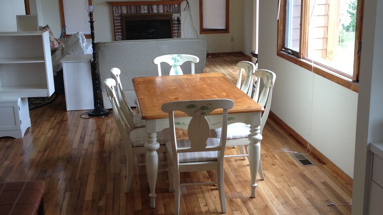 Photo of Livingroom in Aquebogue