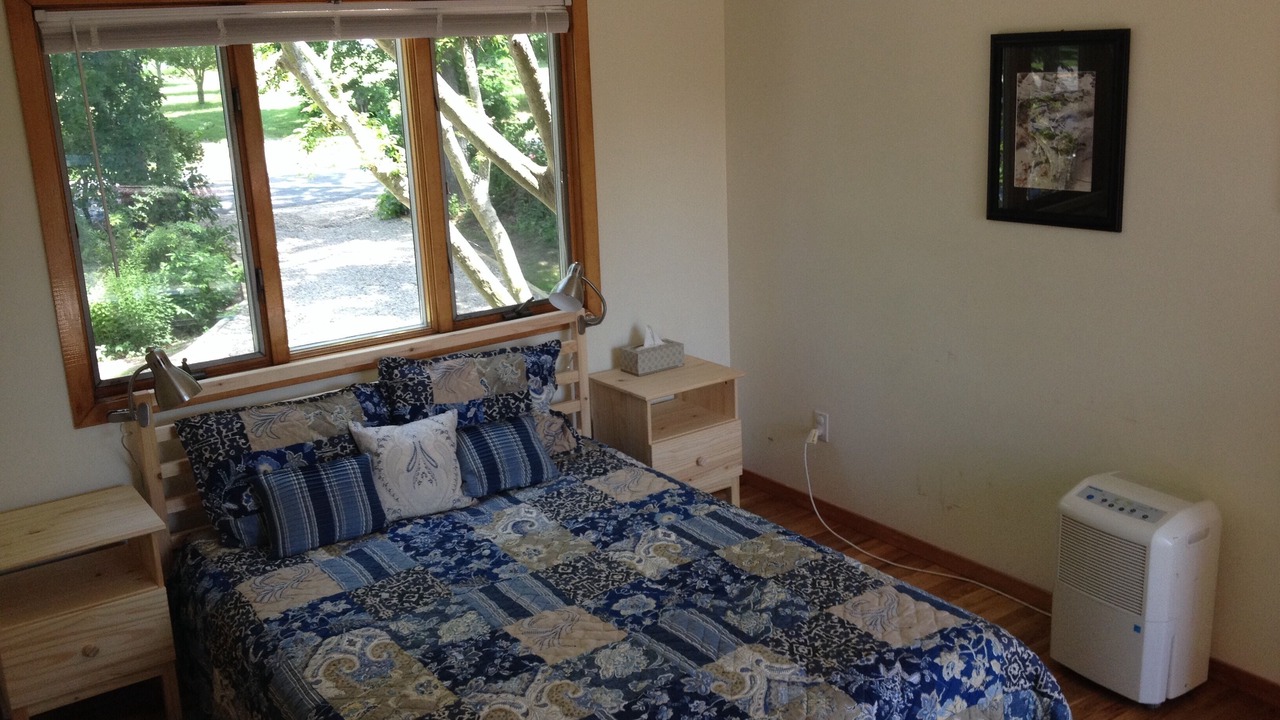 Photo of Bedroom in Aquebogue