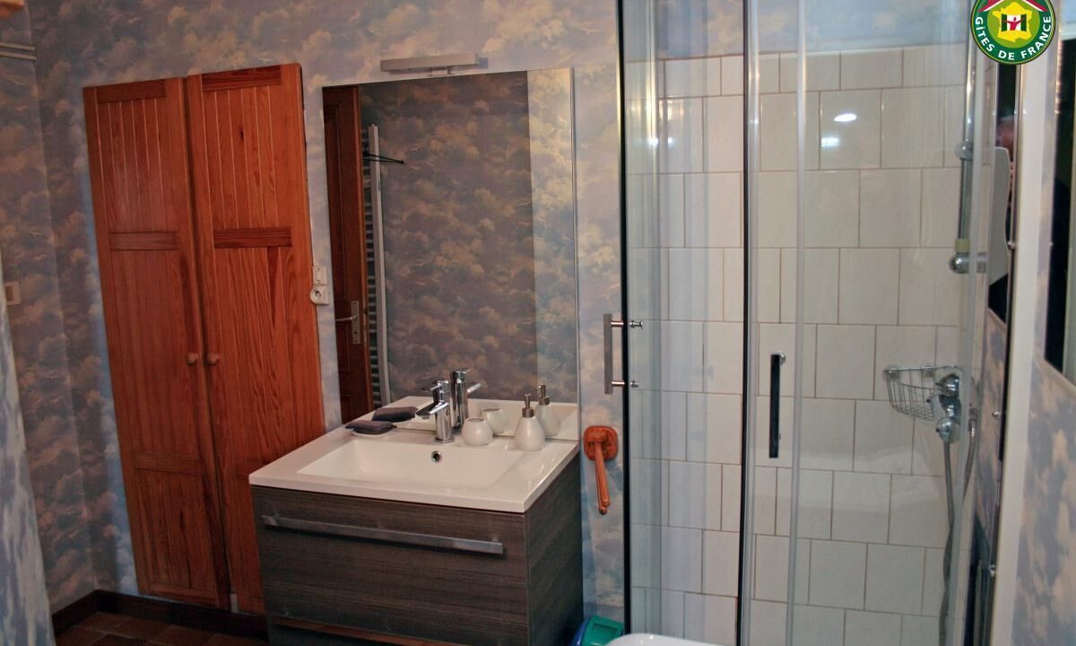 Photo of Bathroom in Coulomby
