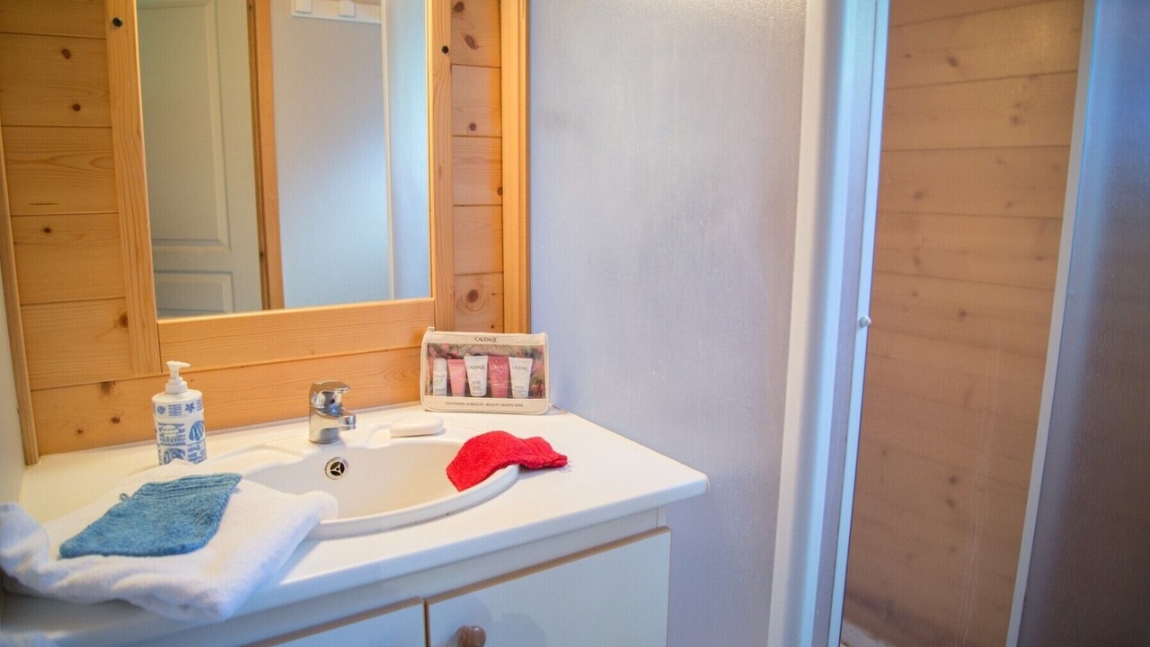 Photo of Bathroom in La Canourgue