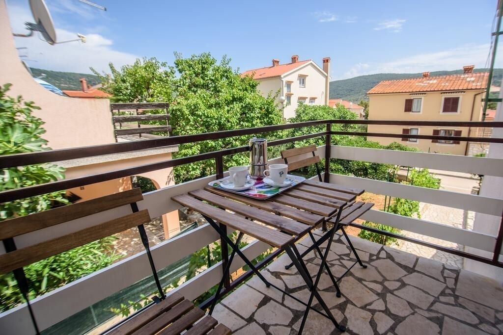 Photo of Outdoor in Cres