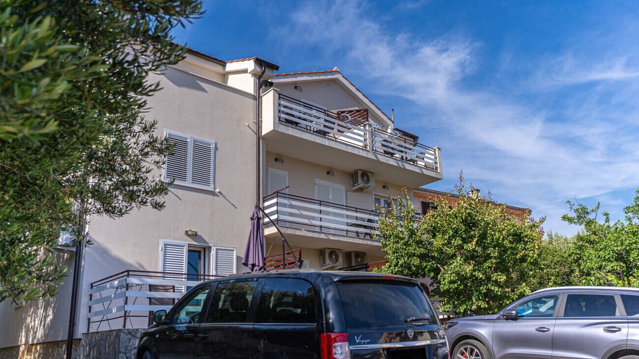 Photo of Outdoor in Cres