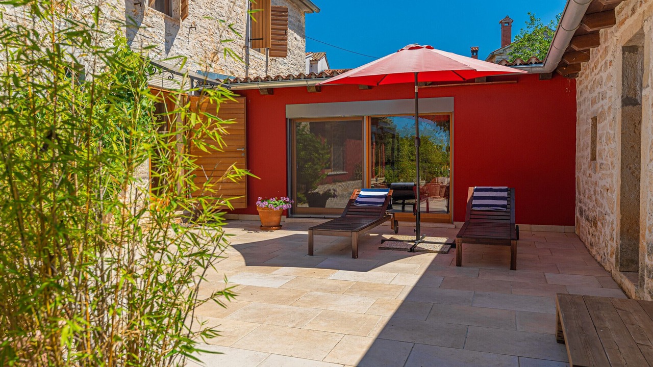 Photo of Patio Balcony in Mofardini