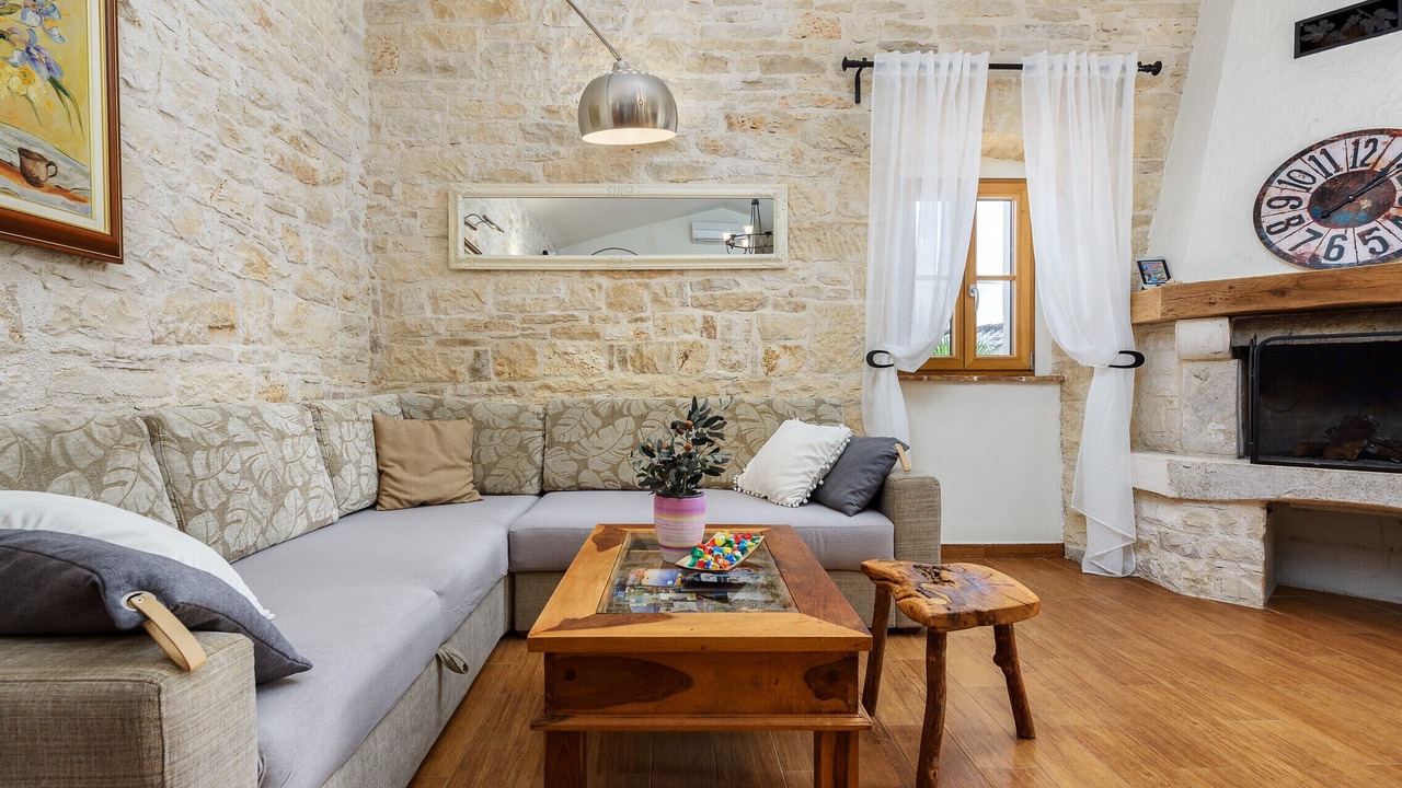Photo of Livingroom in Tinjan