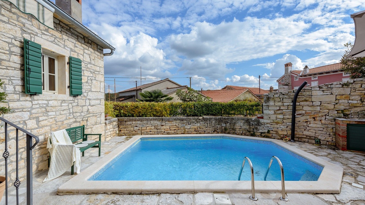 Photo of Outdoor in Tinjan