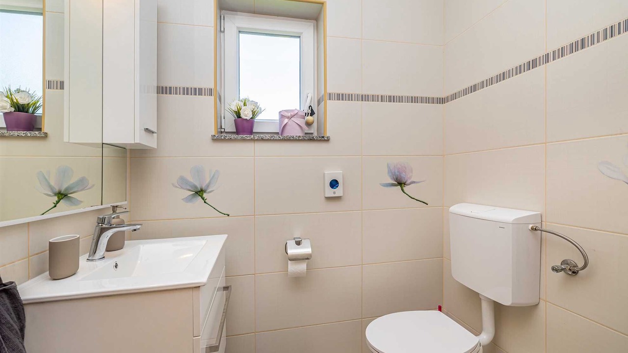 Photo of Bathroom in Kras