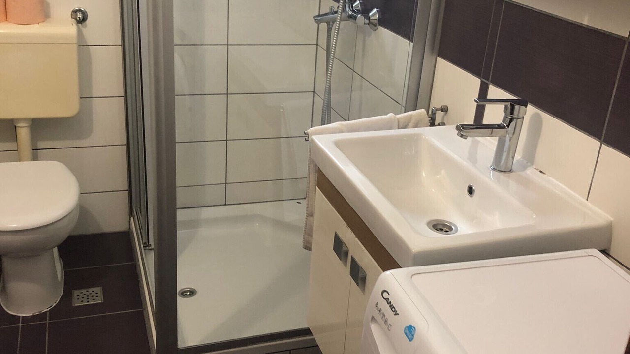 Photo of Bathroom in Seline