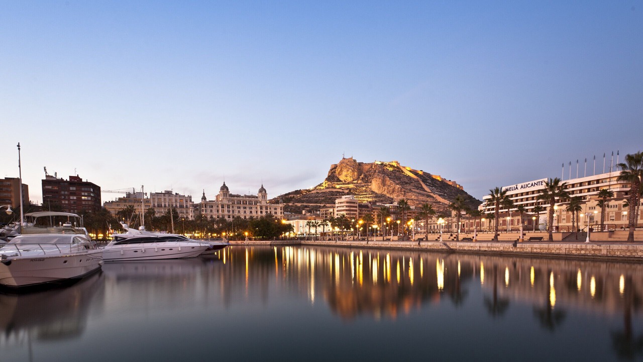 Photo of Others in Raval Roig