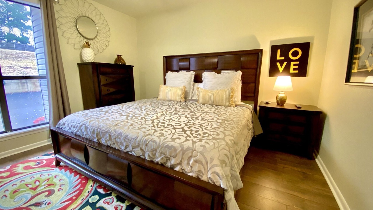 Photo of Bedroom in Lake Hamilton