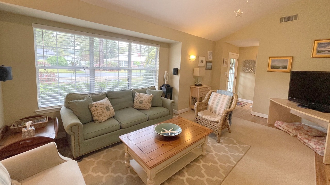 Photo of Livingroom in Saint Simons Island