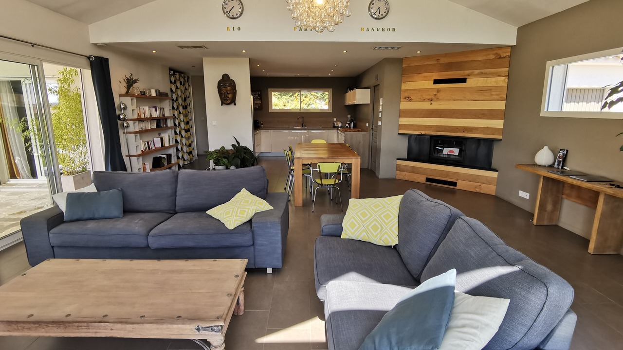 Photo of Livingroom in Bouc-Bel-Air