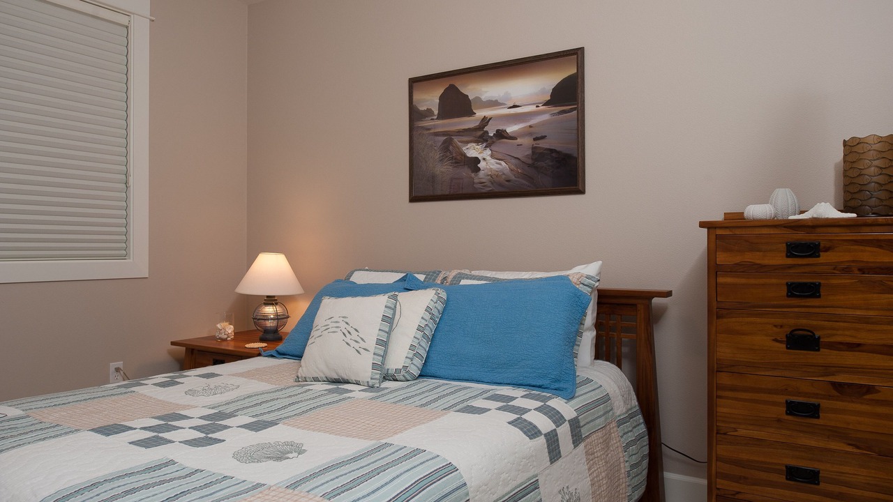 Photo of Bedroom in Lincoln City