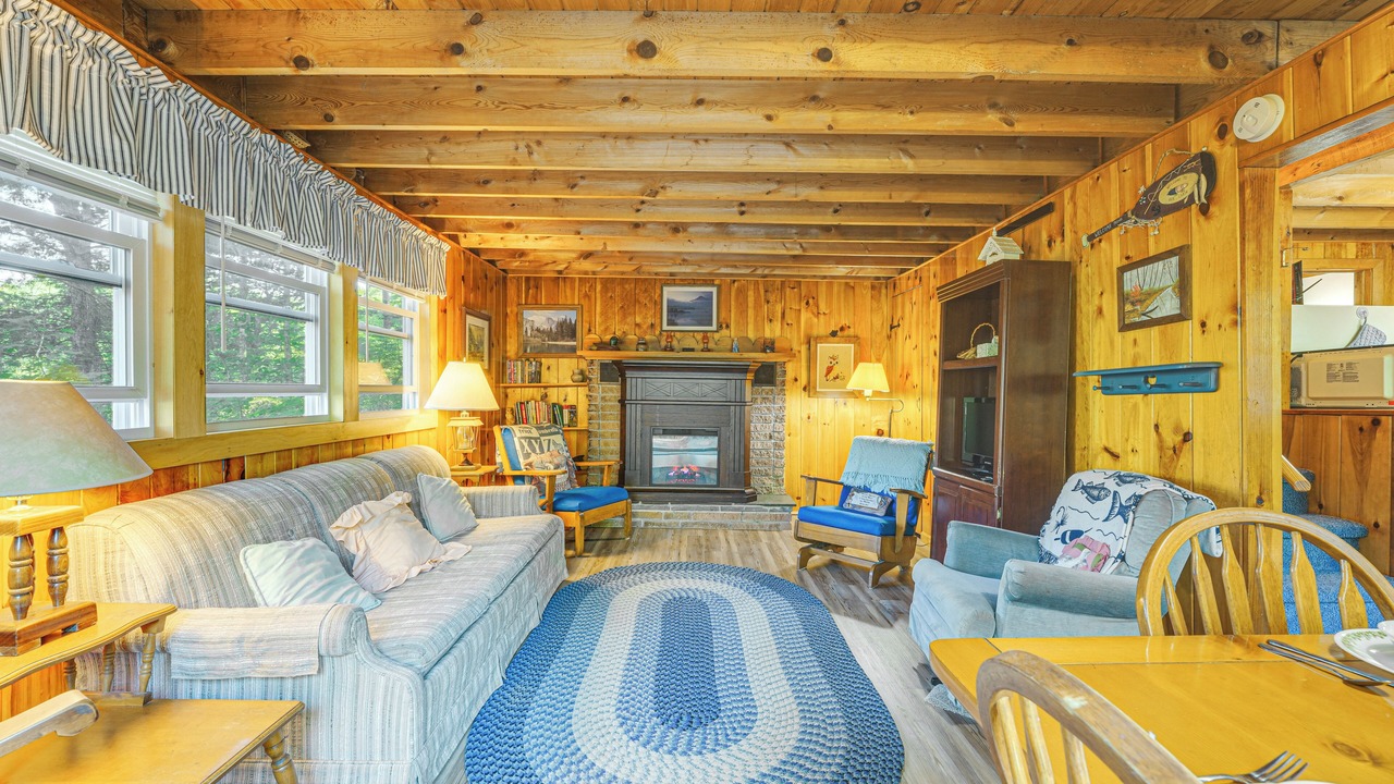 Photo of Bedroom in Raymond