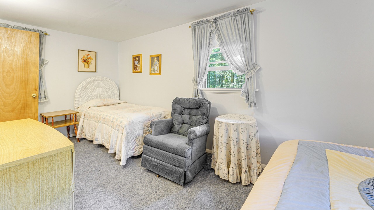 Photo of Bedroom in Raymond